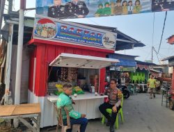 Bhabinkamtibmas Bersama Wakorlap Ojol Wilayah Karet Tengsin di Gerai Mart