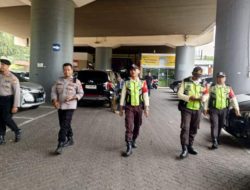 Polsek Metro Gambir Intensifkan Patroli Dialogis di Stasiun Besar Gambir, Pastikan Keamanan dan Kenyamanan Penumpang