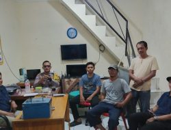 Aipda Ikhwan Bhabinkamtibmas Kampung Rawa Sambangi Pos Kamling RW 05, Ajak Warga Perkuat Kewaspadaan Lingkungan