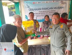Gerakan Pangan Murah Polri: Polsek Kemayoran Hadir Dekatkan Diri dengan Warga Lewat Penjualan Beras Murah
