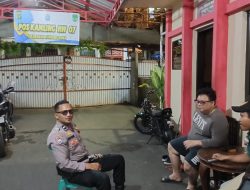 Sambangi Pos Satkamling, Bhabinkamtibmas Kampung Rawa Perkuat Deteksi Dini dan Kewaspadaan Warga