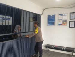 Perkuat Keamanan Lingkungan, Bhabinkamtibmas Galur Sambangi Ruko Pusat Gadai Indonesia
