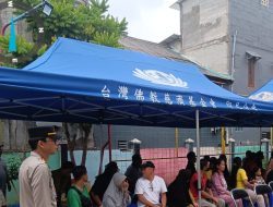 Aksi Peduli Buddha Tzu Chi, Polri dan TNI Kawal Distribusi 600 Paket Beras di RPTRA Pulo Gundul