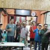 Kunjungi Pos Satkamling RW01, Bhabinkamtibmas Kampung Rawa Ajak Warga Jaga Keamanan Lingkungan