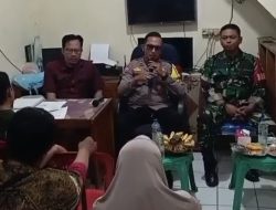Hadiri Pertemuan Rutin Bulanan RW05 Kampung Rawa, Bhabinkamtibmas dan Babinsa Tingkatkan Komunikasi dan Kamtibmas
