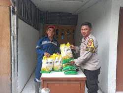 Bhabinkamtibmas Kebon Kacang Sambangi Warga dan Gelar Pangan Murah di Pos RW 08