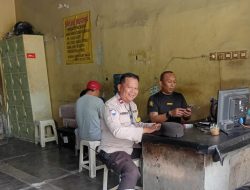 Bhabinkamtibmas Duri Pulo Sambangi Petugas Keamanan, Ajak Warga Jaga Kamtibmas dan Waspadai Hoaks
