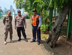 Patroli Gabungan di Kawasan Monas: Polsek Metro Gambir Bersinergi Ciptakan Keamanan dan Ketertiban Wilayah