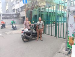 Bhabinkamtibmas Petojo Utara Sambang Wilayah, Ajak Pokdar Kamtibmas Perkuat Sinergi Cegah Tawuran Pelajar