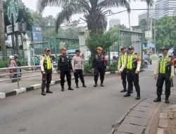 Anggota Polsek Gambir Laksanakan Sambang dan Patroli Dialogis di Stasiun Besar Gambir: Wujudkan Rasa Aman bagi Pengguna Jasa Kereta Api