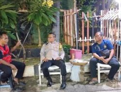 Dekat dengan Warga, Bhabinkamtibmas Cempaka Putih Timur Laksanakan Sambang Pos Kamling di Tengah Malam