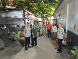Tiga Pilar Bergerak! Polsek, Koramil, dan Satpol PP Amankan Senen di Tengah Malam
