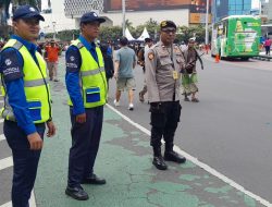 Personel Patmor Menteng Pantau Keamanan CFD Bundaran HI, Imbau Warga Waspadai Aksi Copet dan Jambret