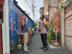 Door to Door Bhabinkamtibmas: Bangun Kesadaran Warga Jaga Kampung