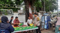 Bhabinkamtibmas Kebon Melati Sambangi RW 17 Sampaikan Imbauan, Warga Antusias Beli Beras SPHP