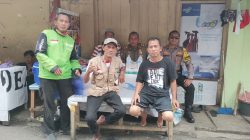 Patroli dan Door to Door, Bhabinkamtibmas Kampung Rawa Ajak Warga RT 07 RW 06 Jaga Kamtibmas