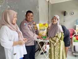 Bhabinkamtibmas Petamburan Gelar Gerakan Pangan Murah dan Sampaikan Imbauan Kamtibmas