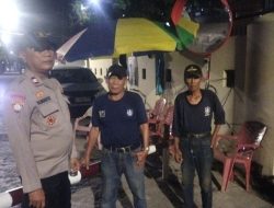 Aiptu Sunarto Bhabinkamtibmas Johar Baru Patroli Dialogis dan Sambang Poskamling, Tingkatkan Keamanan Warga RW 06