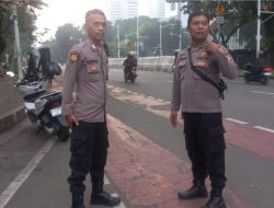 Pemantauan dan Sterilisasi Jalur Merdeka Selatan oleh Personel Patko Polsek Metro Gambir