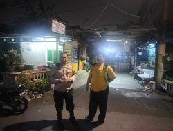 Bhabinkamtibmas Laksanakan Patroli Kewilayahan dan Sambang Satkamling RW 04 Duri Pulo