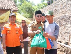 Realisasikan Program Rutilahu, Bupati Dadang Supriatna Monitoring Korban Longsor di Pacet