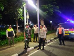 Unit Samapta Polsek Sawah Besar Bersama Tiga Pilar Kecamatan Sawah Besar Patroli Gabungan Cegah Balap Liar Di Jl. Gunung Sahari Raya