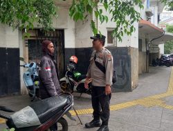 Unit Patko 1041 Polsek Metro Menteng Berikan Imbauan Juru Parkir Depan Kantor Pos