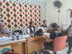 Bhabinkamtibmas Dan Babinsa Kelurahan Karet Tengsin Kunjungi Panitia Pemungutan Suara (PPS)