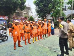 Bhabinkamtibmas Kampung Rawa Menjelang Pilkada Berikan Imbauan Kamtibmas Kepada Petugas PPSU Kelurahan