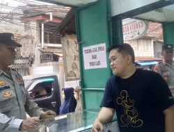 Patroli Dialogis Kapolsubsektor Galur Sambang dan Berikan Imbauan kepada Pemilik dan Karyawan Toko Emas