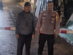 Bhabinkamtibmas Benhil Patroli Dialogis Dan Kunjungi Siskamling RT 13/04 Malam Hari