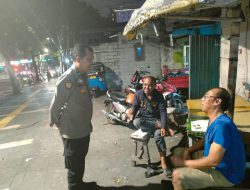 Patko 1051 Polsektro Tanah Abang Patroli Dini Hari Dan Berikan Imbauan Kepada Warga Jalan Jati Baru Raya