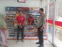 Kapolsubsektor Paseban Patroli Dialogis Ke Alfamart, Berikan Imbauan Kamtibmas Menjelang Pilkada DKI Jakarta