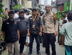 Monitoring Cawagub DKI Suswono Sholat Jumat Di Masjid Al Muhajirin