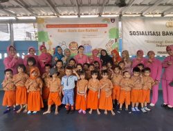Bhayangkari Ranting Sektor Tanah Abang Kunjungi Paud Kejora Mengajak Anak-Anak Dengan Riang Gembira