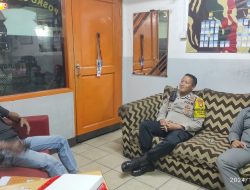 Bhabinkamtibmas Kelurahan Kebon Kosong Melaksanakan Kegiatan Patroli dan Sambang Dialogis