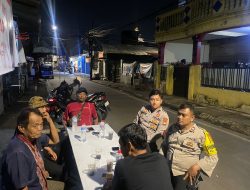 Bhabinkamtibmas Sambang Dan Patroli Berikan imbauan Kamtinmas Dan Antisipasi Tawuran Warga