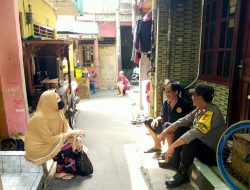 Bhabinkamtibmas Kelurahan Galur Patroli Dialogis Sore Hari Dan Sambang Ketua RT 01 RW 01 dan Warga Sampaikan Pilkada Damai