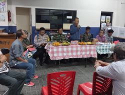 POLRI Melalui Polsek Kemayoran melakukan Pengamanan KPUD Untuk Menjaga Pilkada DKI Jakarta Aman dan Damai