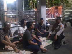Pemantauan Keamanan Wilayah Dini Hari RW 06 Galur, Antisipasi Tawuran Kapolsubsektor Bersama Katibum dan Warga