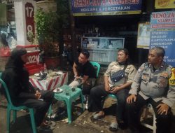 Patroli Dini Hari Bhabinkamtibmas Mangga Dua Selatan Pastikan Keamanan Warga