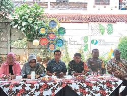 Bhabinkamtibmas Rawasari Bersama Babinsa Hadiri Pemilihan Ketua Rw 01