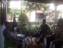 Patroli Dialogis Sore Hari Bhabinkamtibmas Tanah Tinggi Sambang Pos RW 05