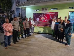 Pemasangan Spanduk Stop Tawuran Dan Motto Polsek Johar Baru di Pos Sekretariat RW 014 Tanah Tinggi