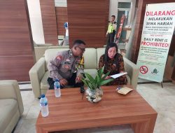 Bhabinkamtibmas Kelurahan Sumur Batu Melaksanakan Kegiatan Patroli dan Sambang Dialogis