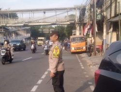 Patroli dan Pengaturan Lalu Lintas Sore Hari Kapolsubsektor Galur di Jalan Letjen Suprapto Jakarta Pusat