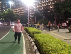 Patroli Jalan Kaki Berikan Imbuan Warga Depan Hotel Grand Hyatt Menteng