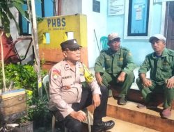 Jaga Wilayah Aman dan Antisipasi Tawuran Bhabinkamtibmas Kelurahan Johar Baru Sambang Dialogis Ke Pos Kamling 06