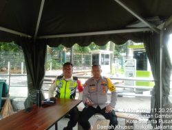 Polsubsektor Monas Timur Lakukan Patroli dan Sambang di Stasiun Gambir untuk Jaga Keamanan dan Layanan Penumpang