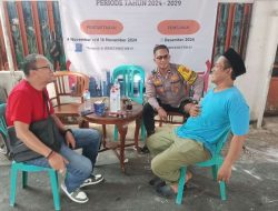 Sambang Pos RW, Bhabinkamtibmas Kampung Rawa Mengajak Tokoh Masyarakat Jaga Wilayah Antisipasi Tawuran